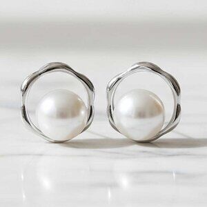 Ladies Round Pearl Flower Earrings